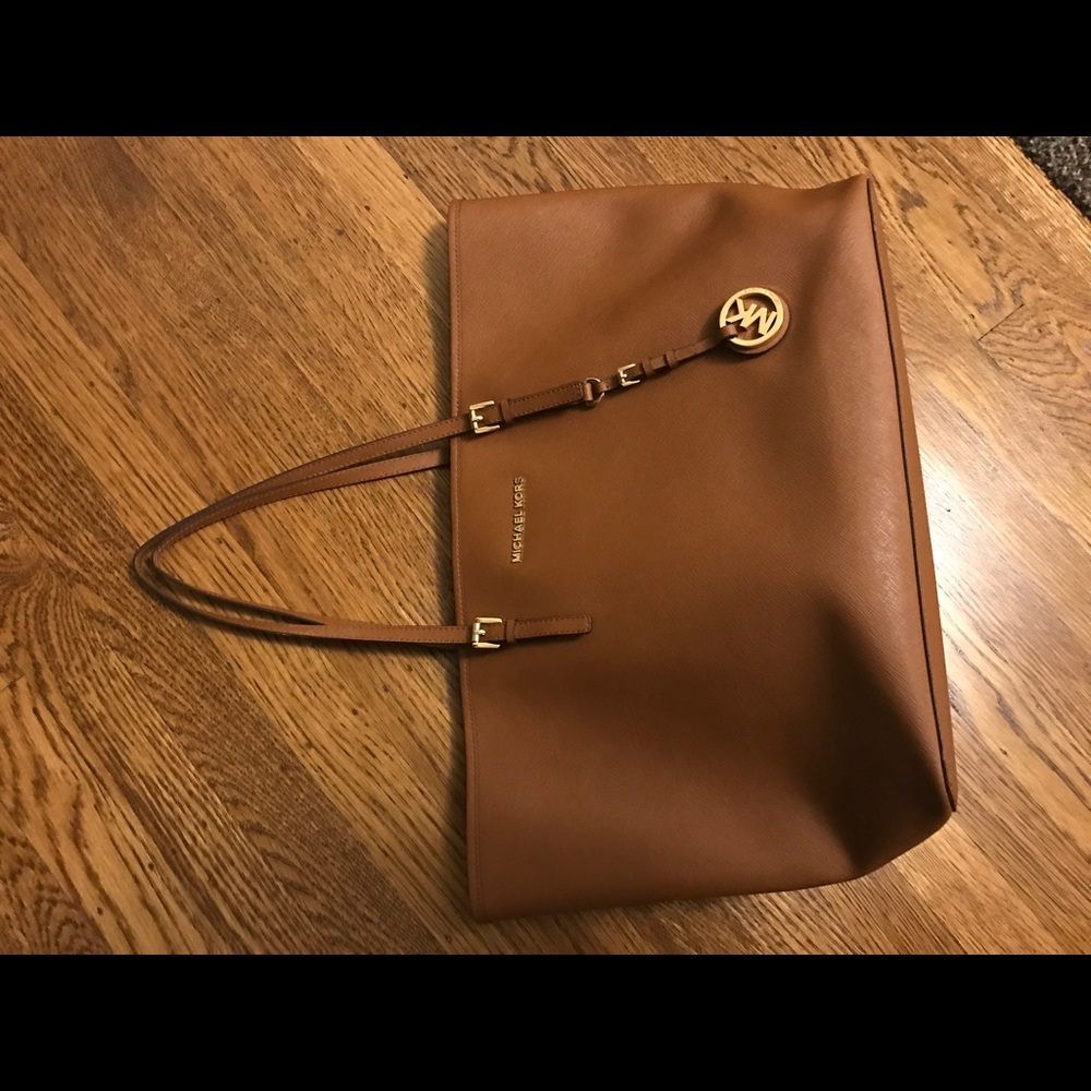 Michael Kors Jet Set Tote